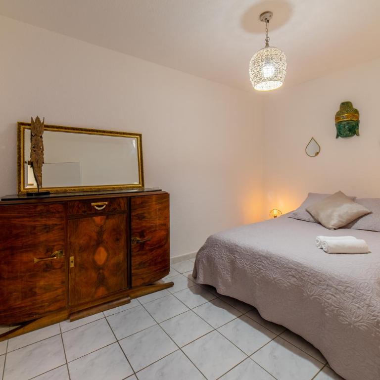 Elegant 2 bedrooms flat - 8mn walk from trainstation - Appartamento con 2 Camere da Letto - 6