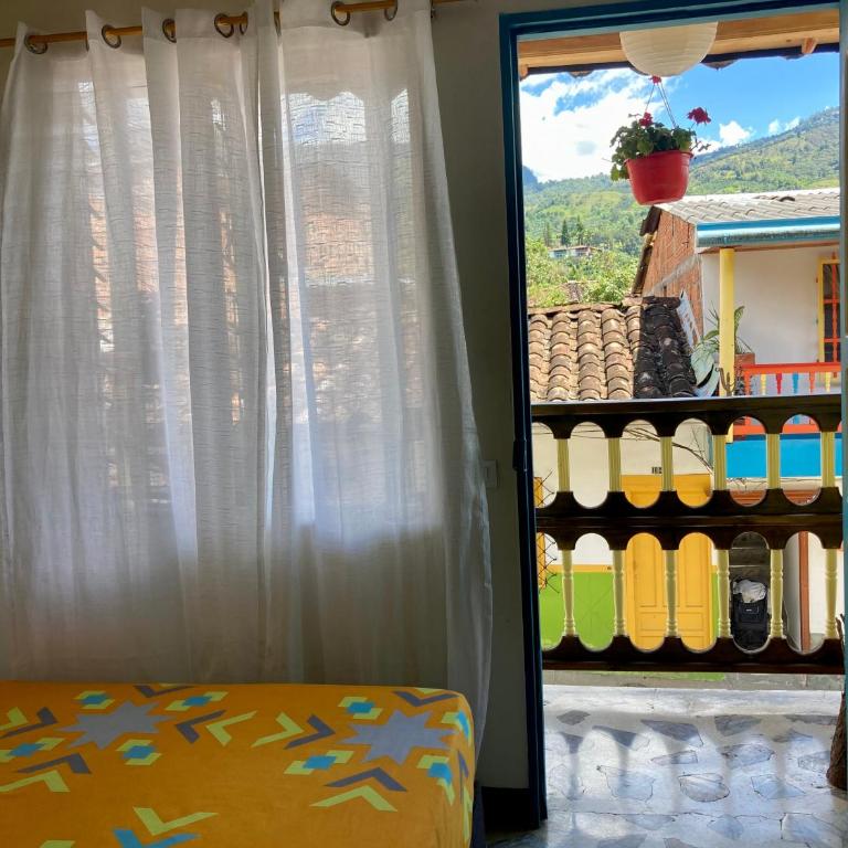 Charco Corazón - Family Room - 2