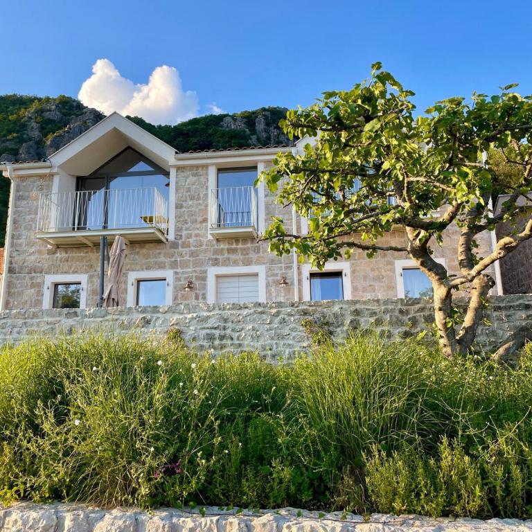 Luxury stone house with infinity pool - Villa - 2