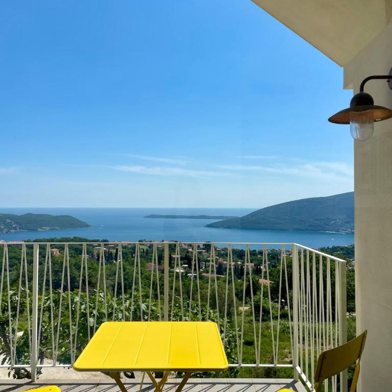 Luxury stone house with infinity pool - Villa - 18