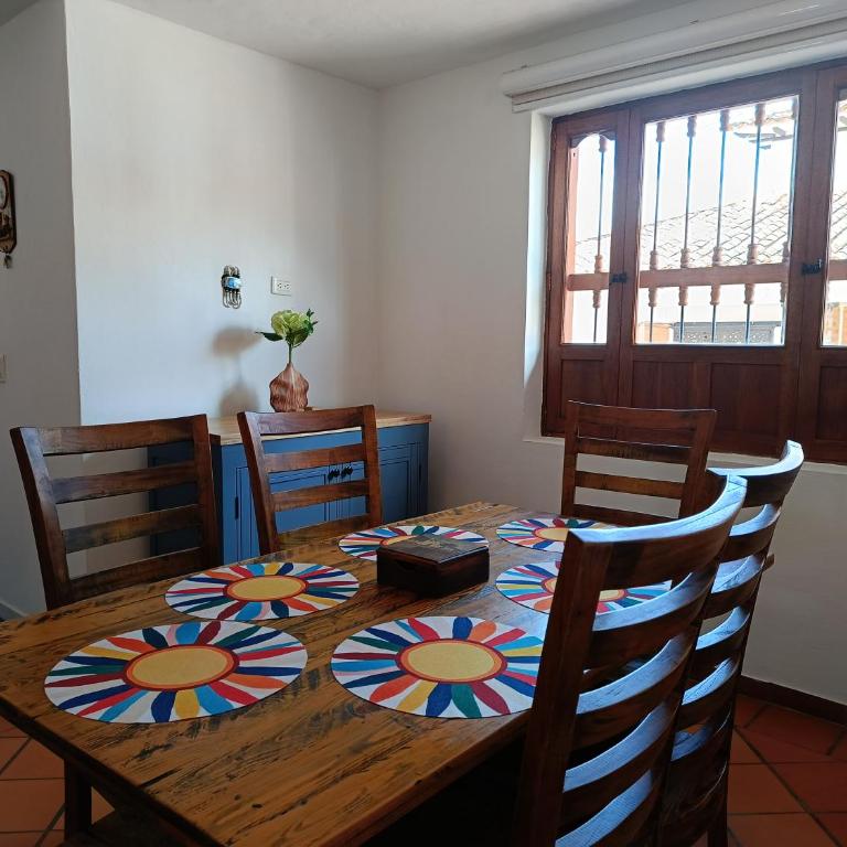 Apartamento Encantador familias con parqueadero a 4 cuadras de la plaza principal - Two-Bedroom Apartment - 3