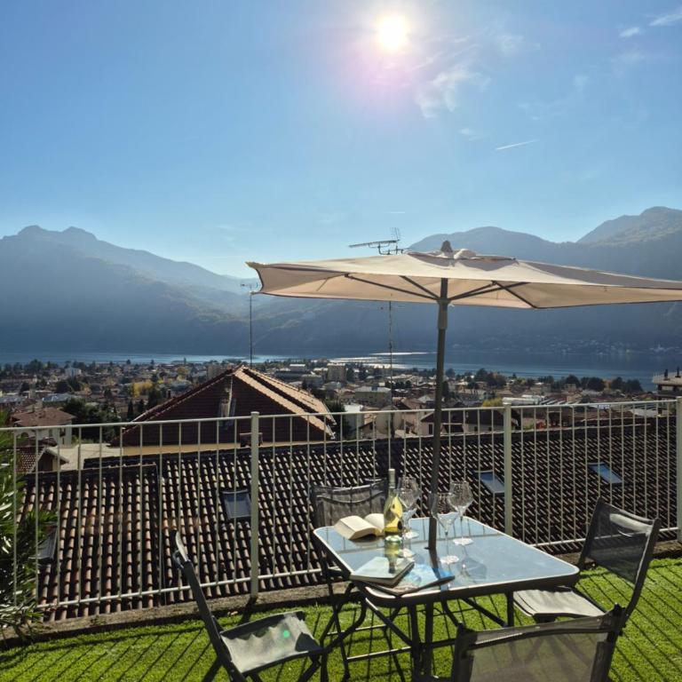 Lake view apartment and private covered parking space- La Terrazza di Jo - Monolocale con Vista Lago - 4
