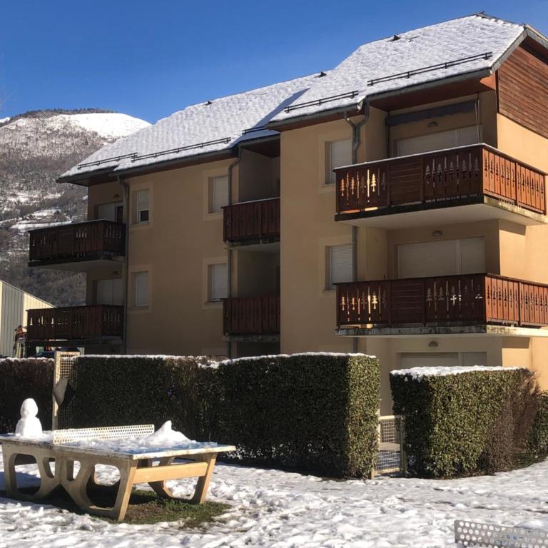 Bagnères-de-Luchon de Luchon T3 vue montagne 15 minutes station de ski, piscine de juin - septembre - Apartment mit 2 Schlafzimmern - 46