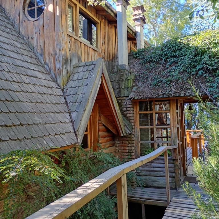 Casa Patagónica con Vista al Lago y Jardín Ideal Familias en Bariloche - Casa de 3 dormitorios - 1