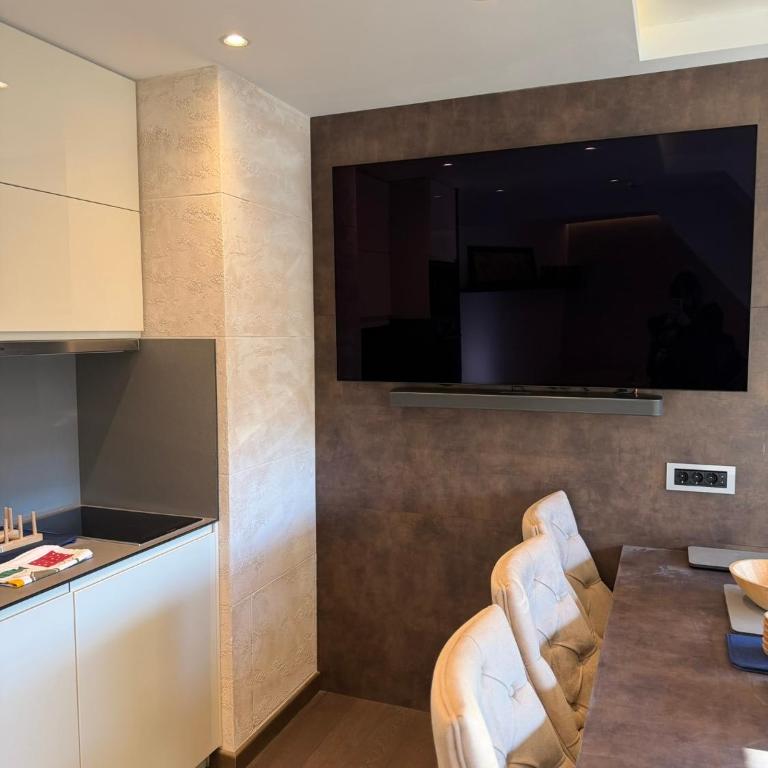Apartments Konaci Centar - Two-Bedroom Deluxe Apartment with Garden View - 16