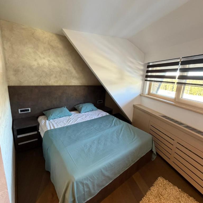 Apartments Konaci Centar - Two-Bedroom Deluxe Apartment with Garden View - 5
