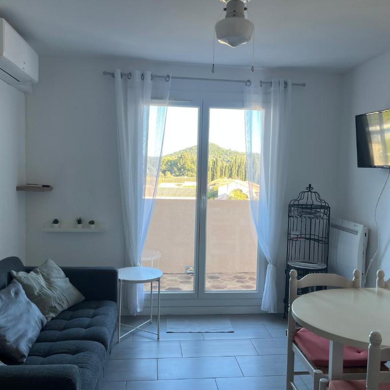 Appartement T2, 4 personnes, climatisé, avec piscine, Village de la Mer - Appartement - Vue sur Jardin - 2