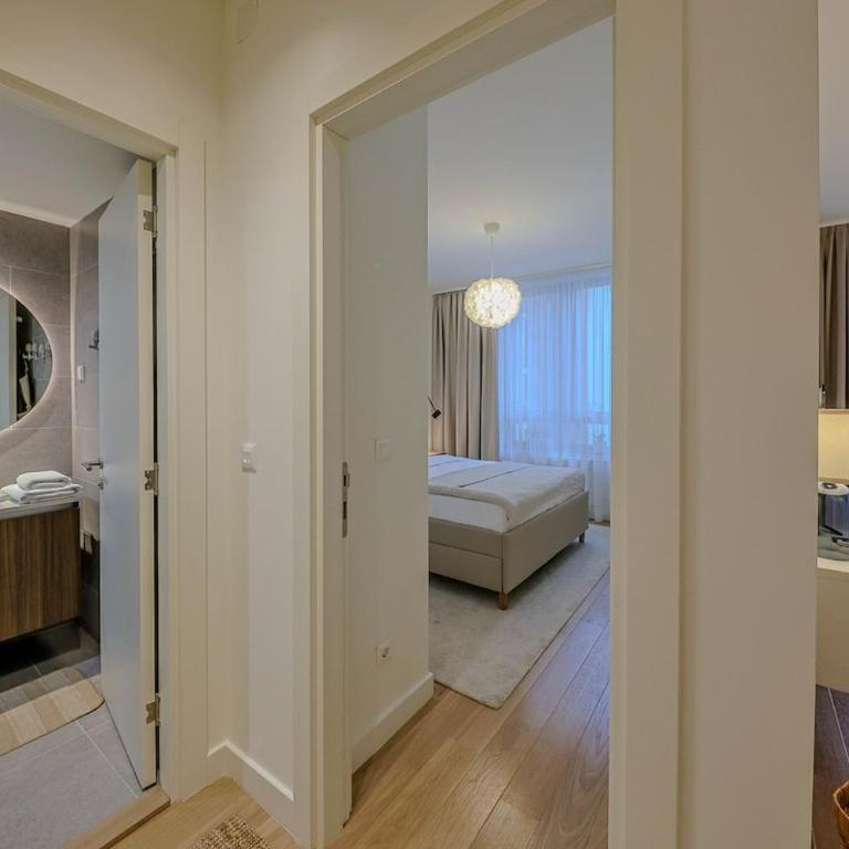 S310 with free parking - One-Bedroom Apartment - 11