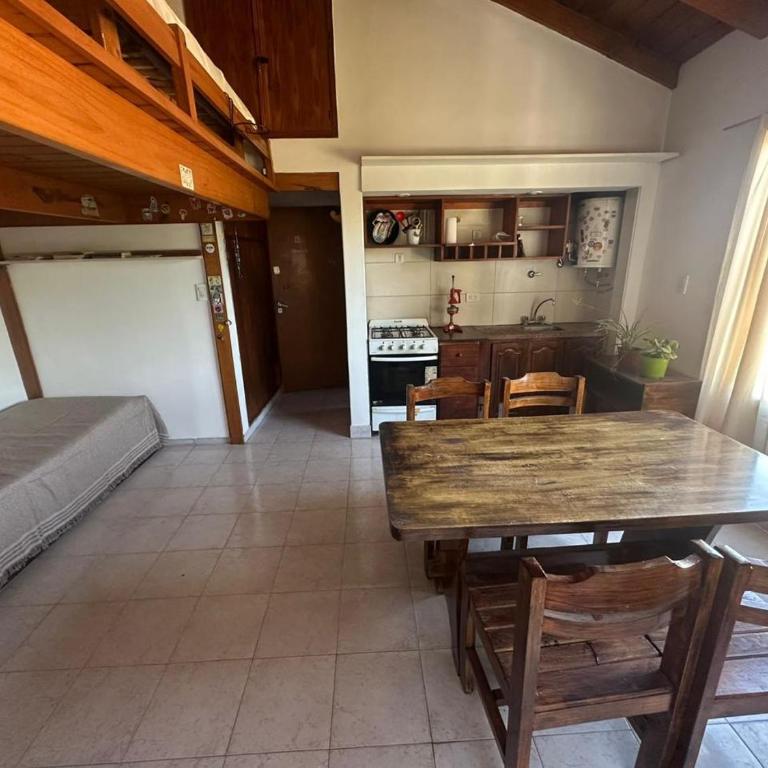 Hermosa Casa Familiar con Ubicación Estratégica - One-Bedroom House - 10