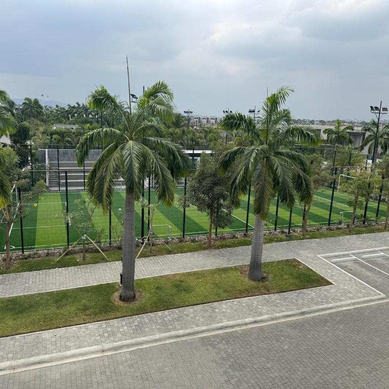 Modern Isla Mocoli Retreat - Cinema by, Pool & Gym - Three-Bedroom Premium Apartment with Balcony - 26