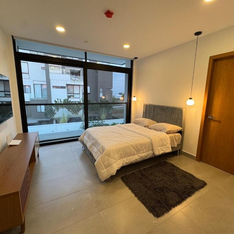 Modern Isla Mocoli Retreat - Cinema by, Pool & Gym - Three-Bedroom Premium Apartment with Balcony - 27