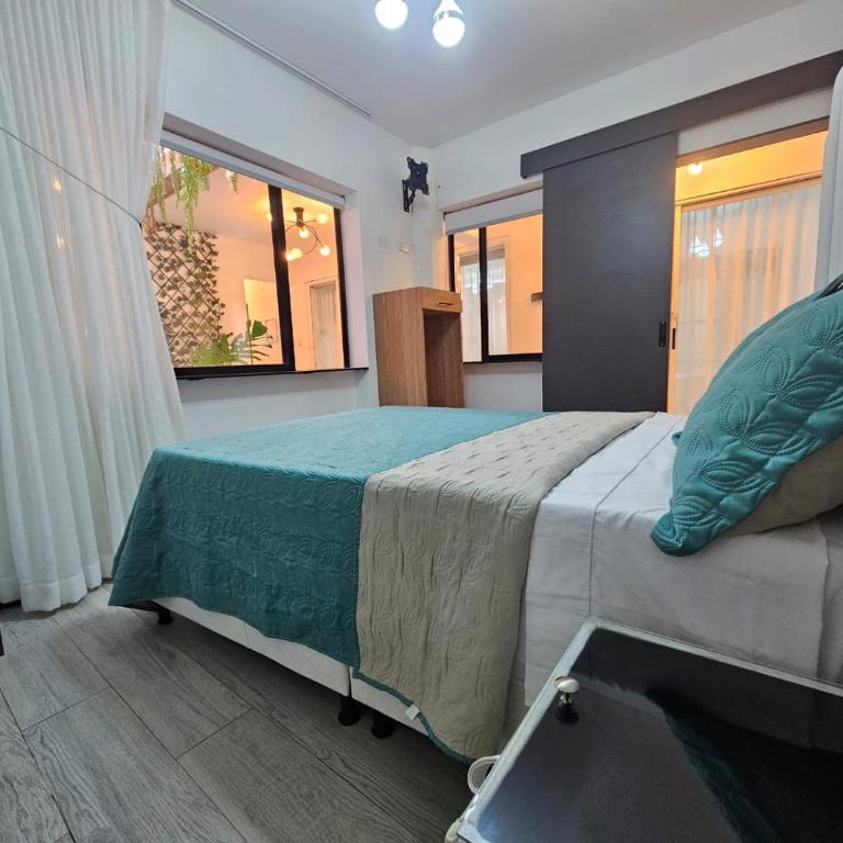 Hotel Suites de luxury Calasanz Medellín - Deluxe Queen Room - 5