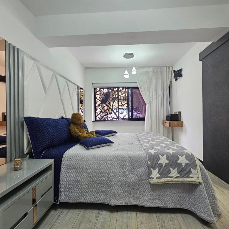Hotel Suites de luxury Calasanz Medellín - Deluxe Queen Room - 1
