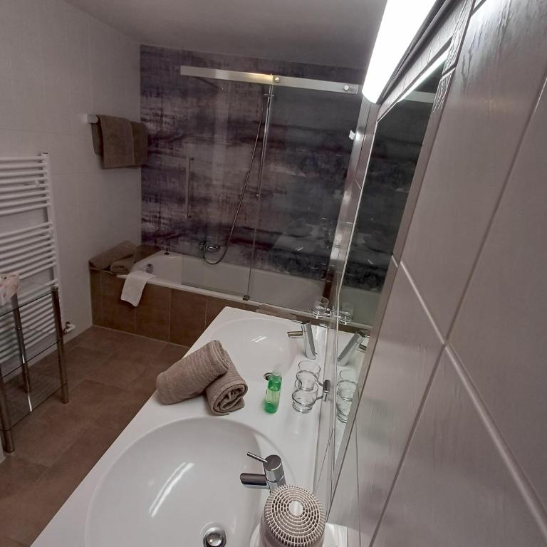 Appartements Fossa - Two-Bedroom Apartment with terrace TOP 1 - 10