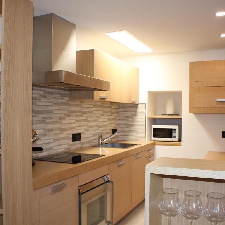 Dimora Castelnovo - Appartamento con 2 Camere da Letto - 13
