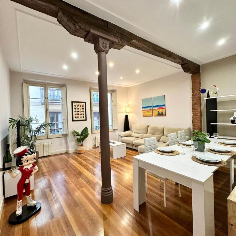 OldTown CityCenter AirCon-SELF CHECK IN - Three-Bedroom Premium Apartment - 9