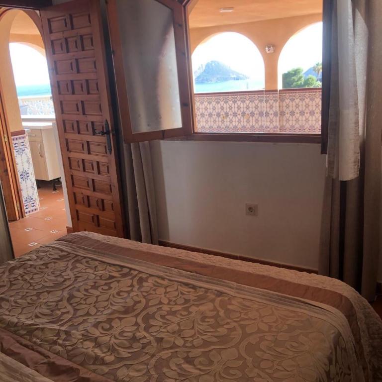 Beautiful villa with 280-degree sea views - Villa - 9