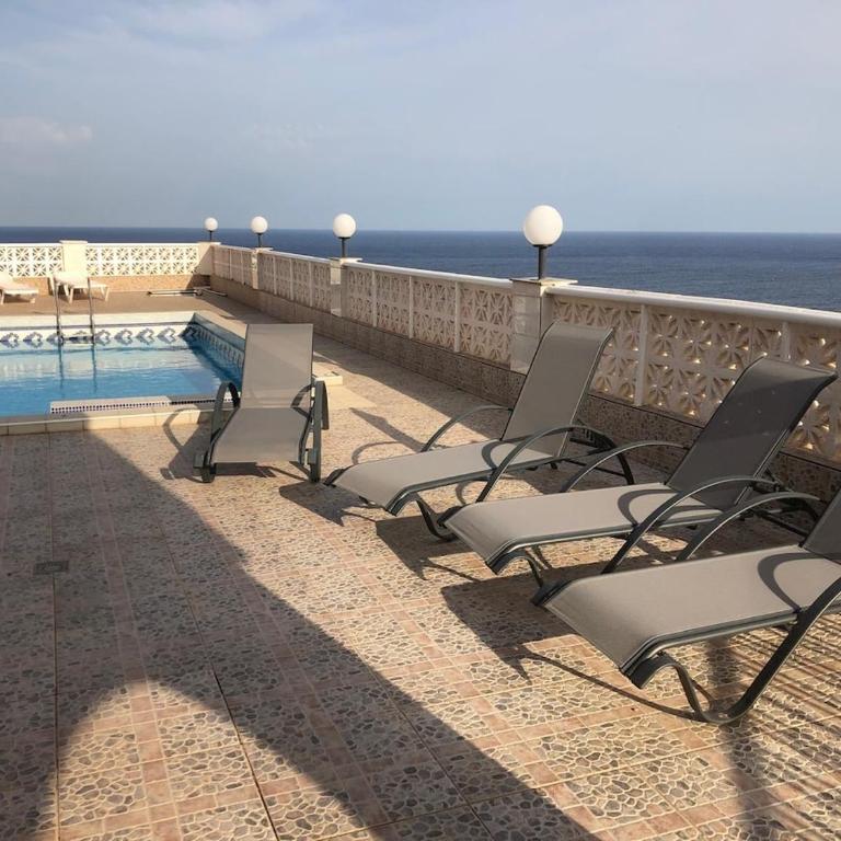 Beautiful villa with 280-degree sea views - Villa - 17