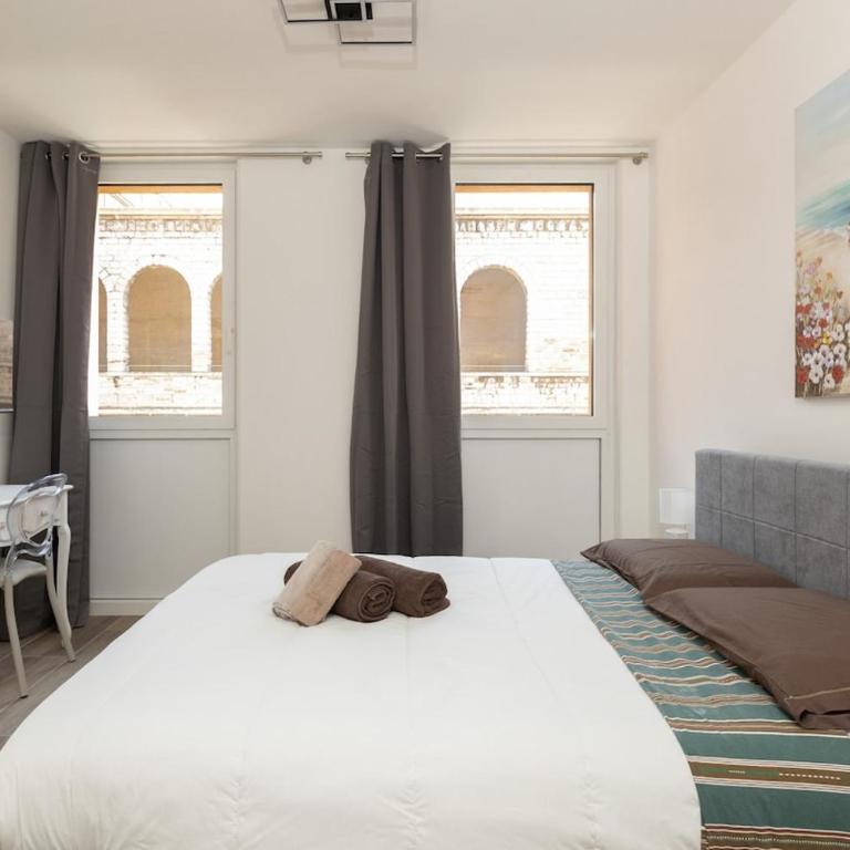 Free Parking and Private Terrace Design Apartment - Two-Bedroom Apartment - 15