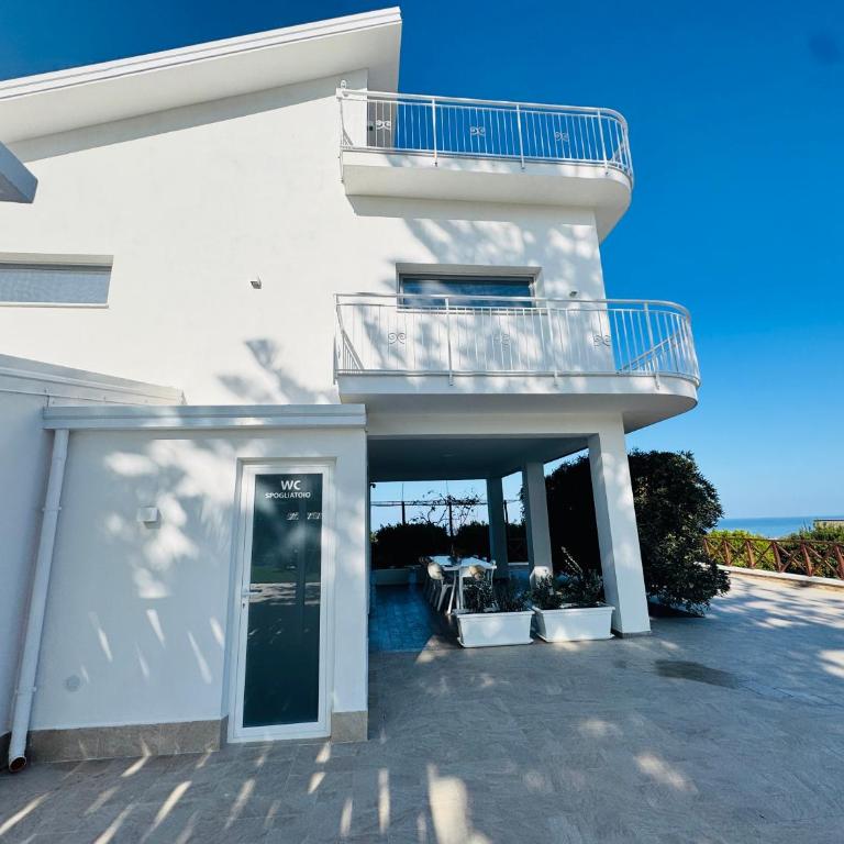Al Grande Pino - Private pool, Jacuzzi and amazing Sunset - Holiday Home - Ground Floor - 10