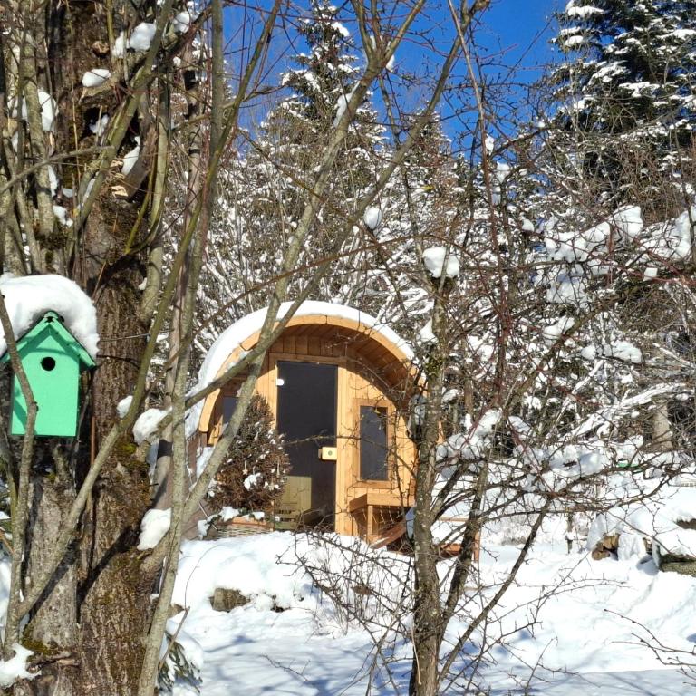 Ferienhaus Lechner am Waldrand mit Holzfasssauna & Außendusche, Bergblick und Naturgarten" - Apartment mit Blick auf die Berge - 29