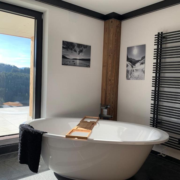 Alpinchalet Bergahorn - luxeriöse Wohnung mit Sauna und grosser Terrasse - Apartment mit 3 Schlafzimmern - 4