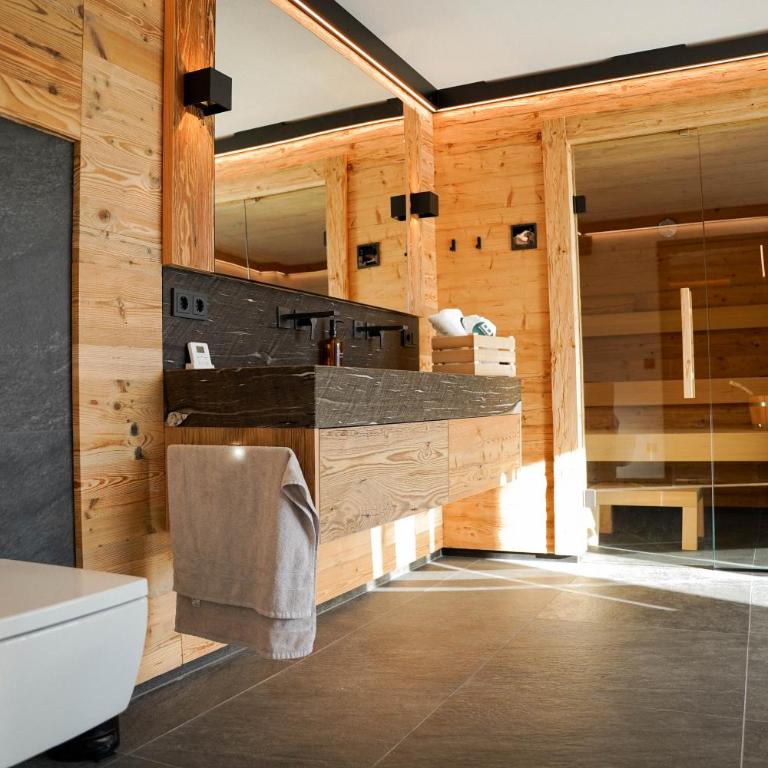 Alpinchalet Bergahorn - luxeriöse Wohnung mit Sauna und grosser Terrasse - Apartment mit 3 Schlafzimmern - 66