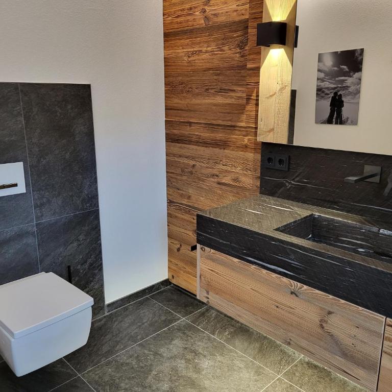 Alpinchalet Bergahorn - luxeriöse Wohnung mit Sauna und grosser Terrasse - Apartment mit 3 Schlafzimmern - 67