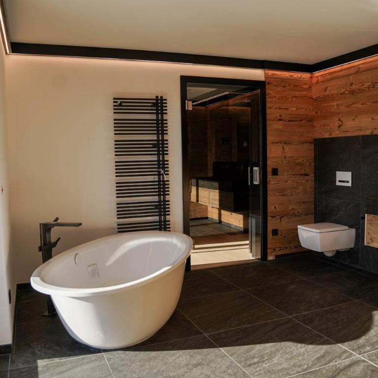 Alpinchalet Bergahorn - luxeriöse Wohnung mit Sauna und grosser Terrasse - Apartment mit 3 Schlafzimmern - 82