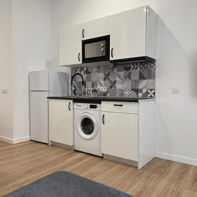 APARTAMENTOS ZONA 2 justo al lado de la ESTACIÓN DE TREN Y BUS MARÍA ZAMBRANO - Apartamento de 1 dormitorio - 10
