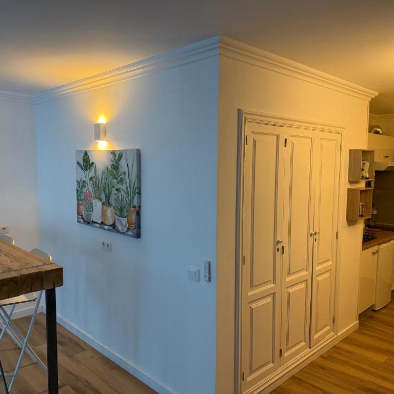 Island Paradise a studio with a kitchenette, private bathroom and balcony, in a complex with 3 swimming pools, 800m away from the ocean front - One-Bedroom Apartment - 6