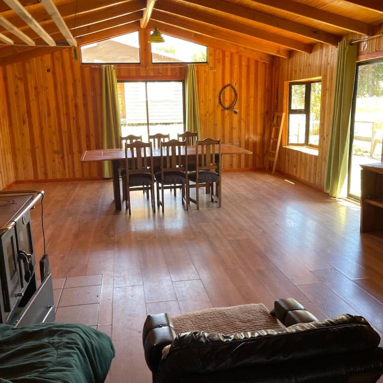 Alojamiento para toda la familia o parejas - Five-Bedroom House - 9