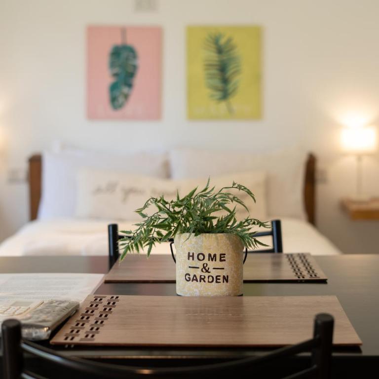 "Casa Amalia Apartamentos" Plaza Italia y Av Arístides a 50mts, lugar con jardín - Apartamento con vistas al jardín - 7