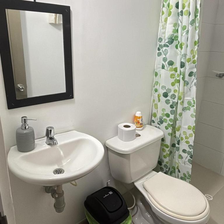 Apartamento 1 piso en conjunto Amarilo - Two-Bedroom Apartment - 10