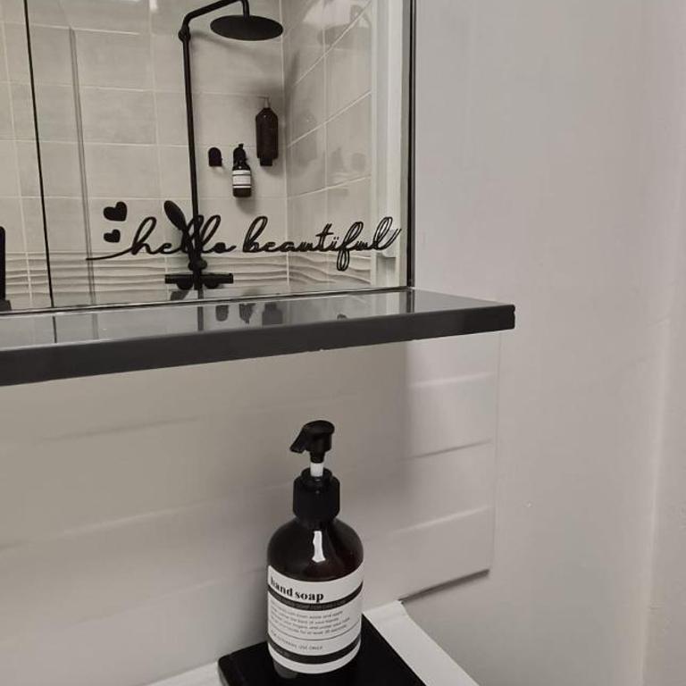 Suite Passion - Jacuzzi privé - Table massage - Deluxe One-Bedroom Apartment - 23