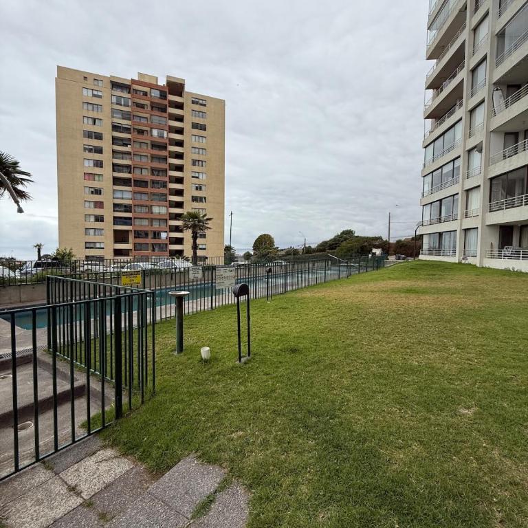 Amplio Apartamento con Terraza y Vista al Mar - Apartamento - 13