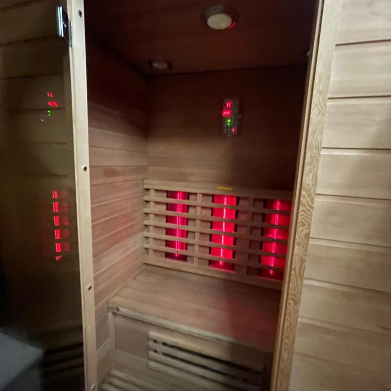 Suite GOLD L Amaryllis I Jacuzzi & Sauna privé I Centre Béziers Arrivée autonome - Appartement 1 Chambre - 11