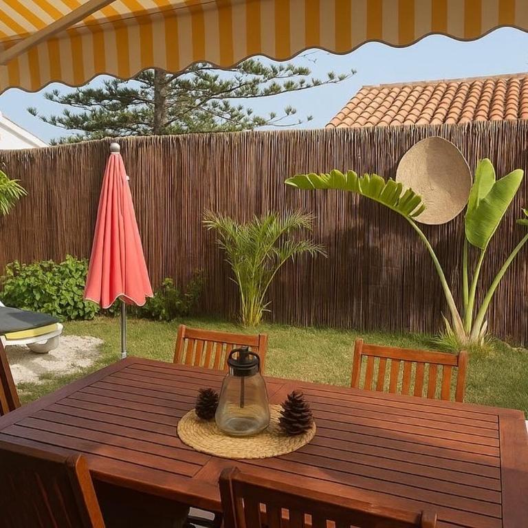 BuzzStays: 1-Bed Bungalow, Garden, Near Yumbo & Beach - Apartamento de 1 dormitorio - 3