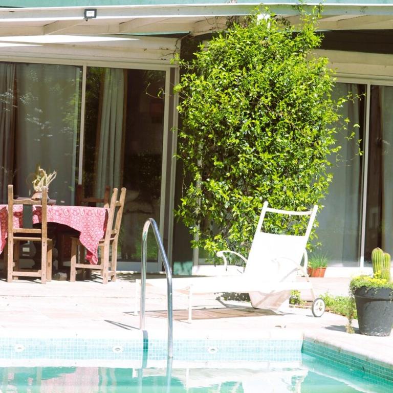 Casa con pileta Bosque Peralta Ramos - Casa de 3 dormitorios - 2
