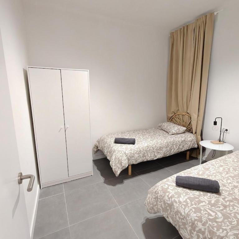 Lovely apartment Poblenou beach - Three-Bedroom Apartment - 17
