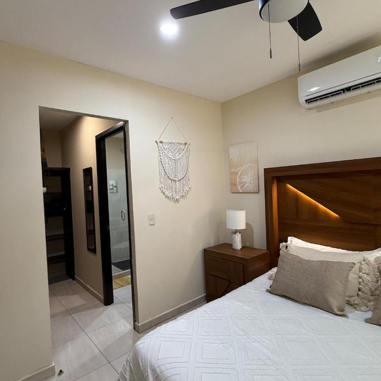 Modern apartment overlooking the ocean in front of the esplanade - One-Bedroom Apartment - 14
