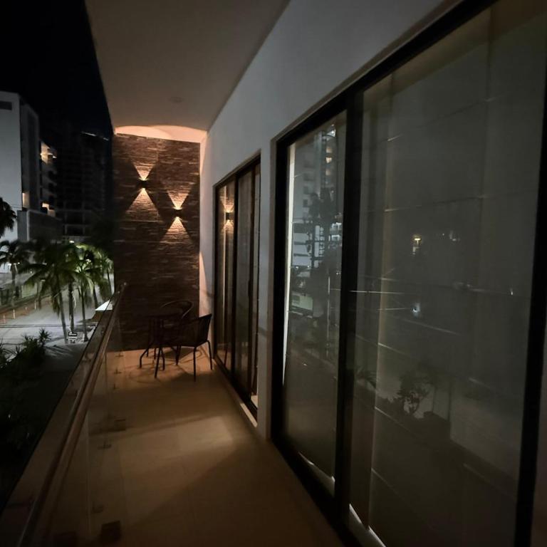 Modern apartment overlooking the ocean in front of the esplanade - One-Bedroom Apartment - 16