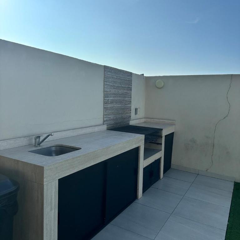 Modern apartment overlooking the ocean in front of the esplanade - One-Bedroom Apartment - 17