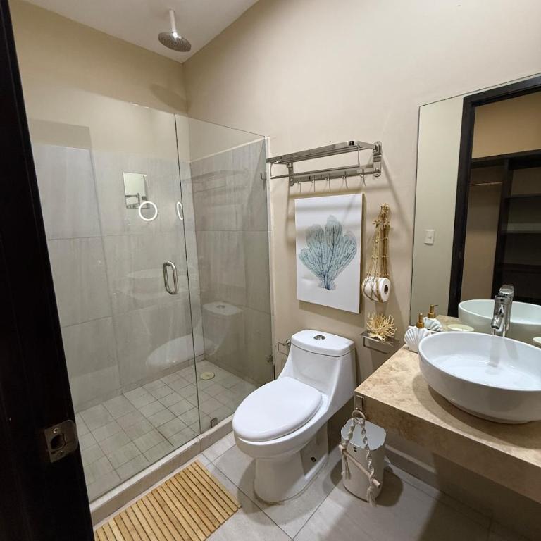 Modern apartment overlooking the ocean in front of the esplanade - One-Bedroom Apartment - 19