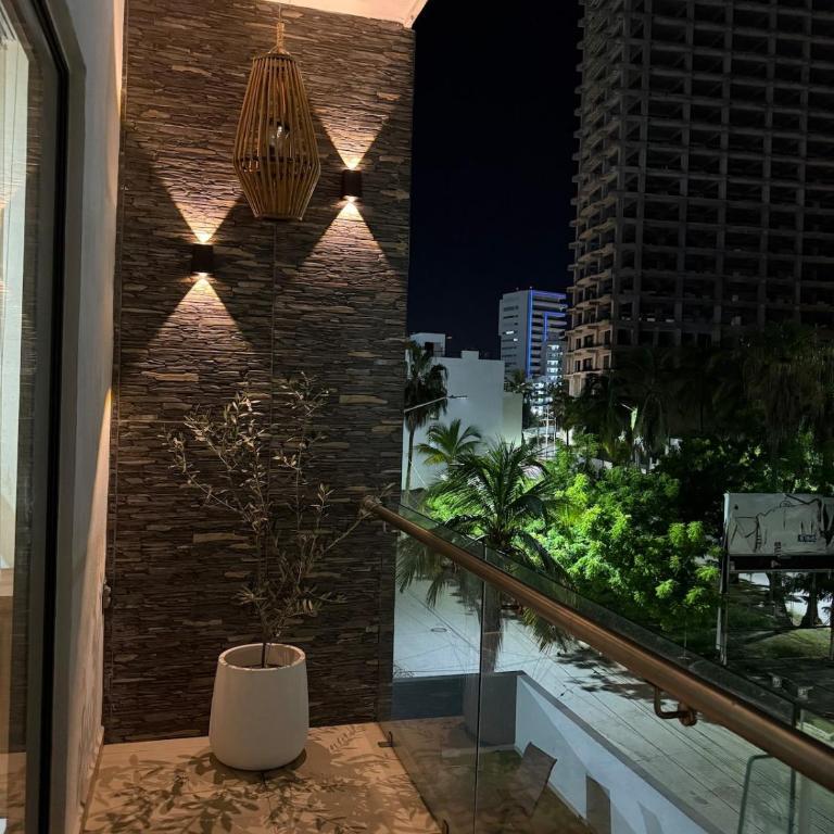Modern apartment overlooking the ocean in front of the esplanade - One-Bedroom Apartment - 27