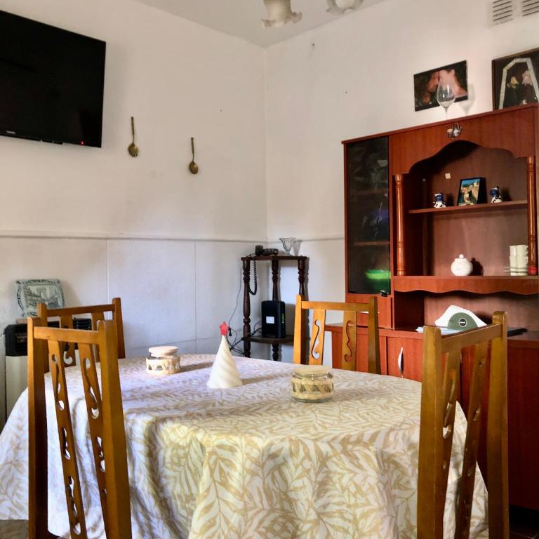 Cómodo y amplio alojamiento Angie en Gualeguaychú - Casa de 2 dormitorios - 10