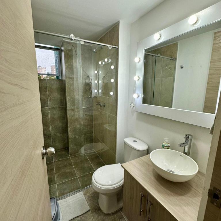 Urban Apartamentos Modernos Full Equipados de 2 y 3 habitaciones Sector CC Fundadores U Autónoma Manizales - Apartamento Deluxe de 3 dormitorios - 7