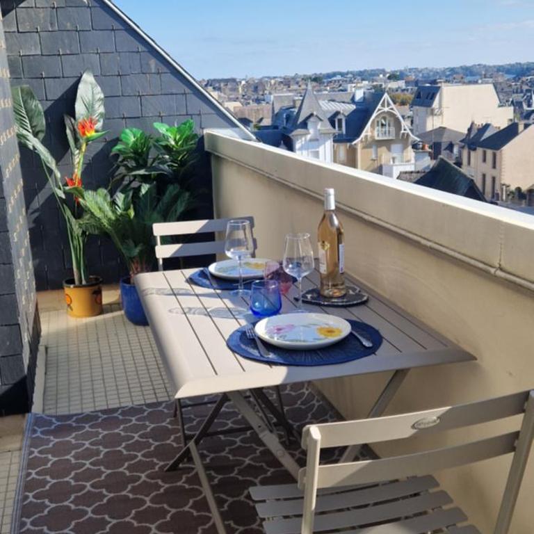 Beau 2 pièces dernier étage avec terrasse - Appartamento con 2 Camere da Letto - 2