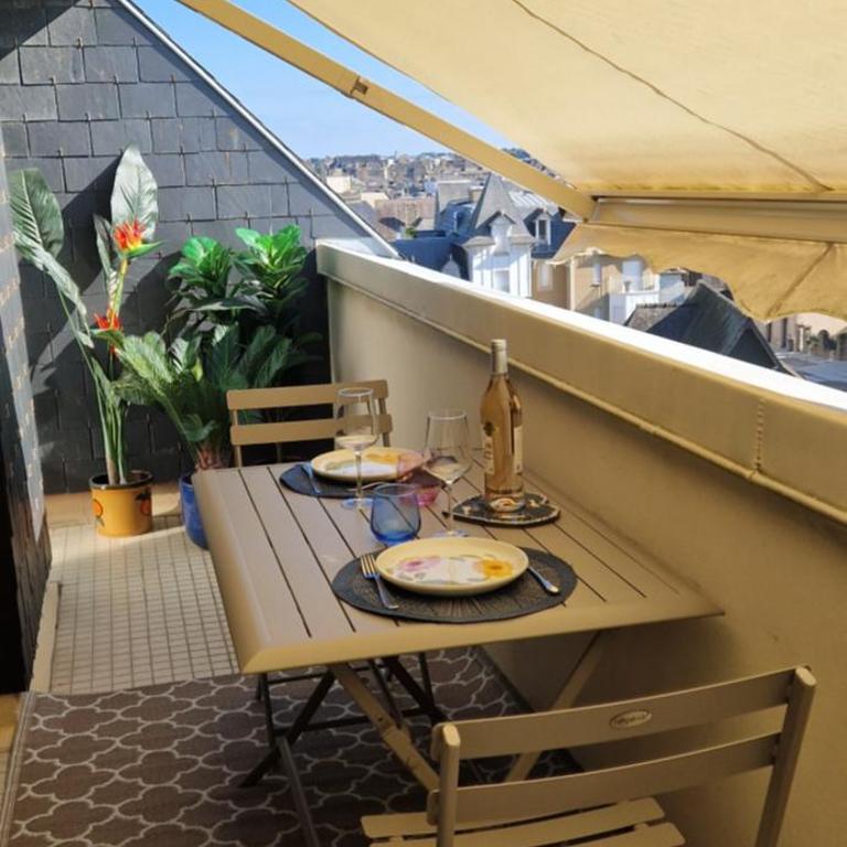 Beau 2 pièces dernier étage avec terrasse - Appartamento con 2 Camere da Letto - 3