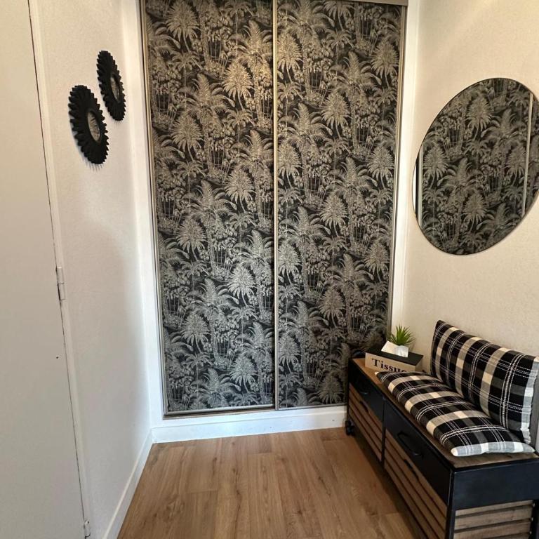 Beau 2 pièces dernier étage avec terrasse - Appartamento con 2 Camere da Letto - 4